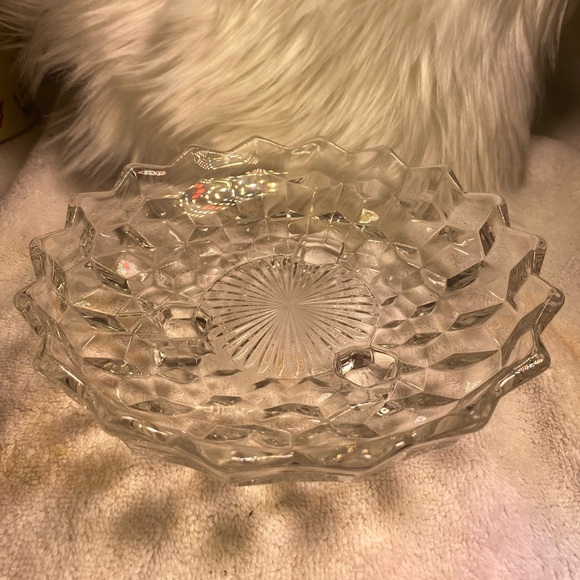Crystal or glass footed candy dish Pristine Condition No markings - Picture 1 of 3
